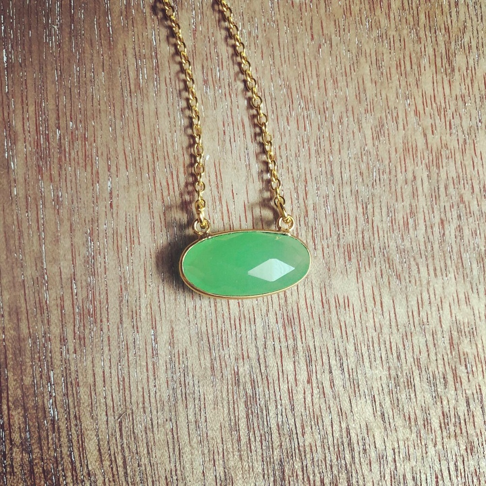 Green chalcedony necklace
